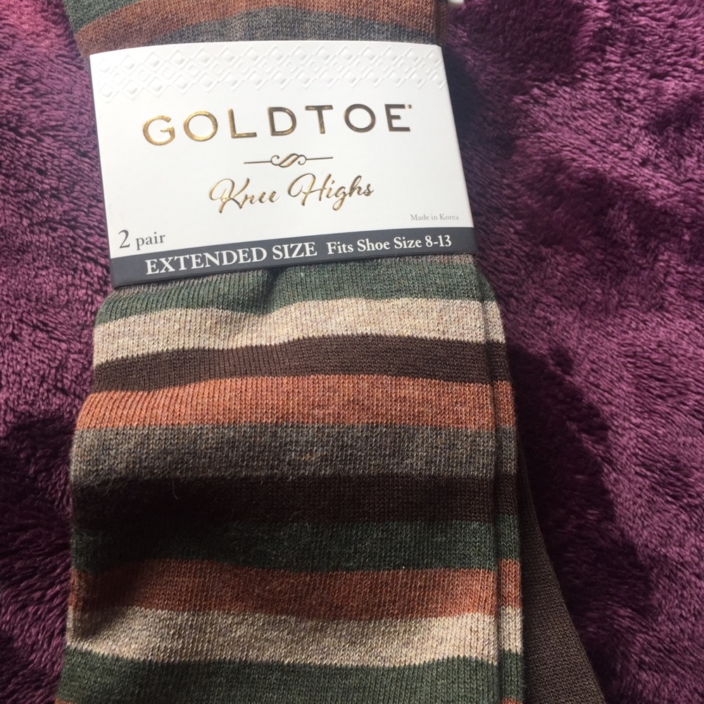 2 pairs Goldtoe women’s EXTENDED size knee highs